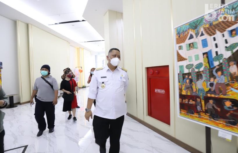 Plt Wali Kota Surabaya Tinjau RS Darurat COVID-19 Siloam