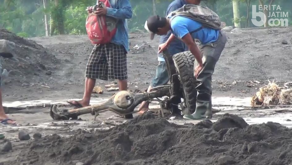 Onderdil Mobil Panther Terseret Lahar Semeru Lumajang Ditemukan 5 KM