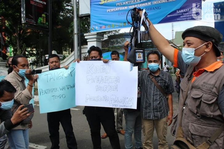 Wartawan Surabaya Dianiaya, PWI Jombang Unjuk Rasa