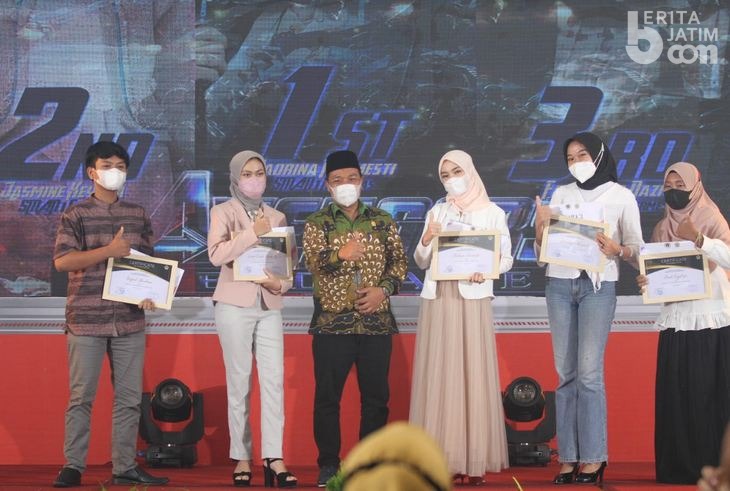 PWI Gresik Beri Penghargaan GPA kepada Tokoh Inspiratif