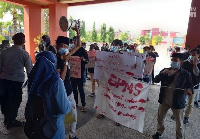 Mahasiswa Sumenep Demo, Desak Bupati Evaluasi OPD Rapor Merah