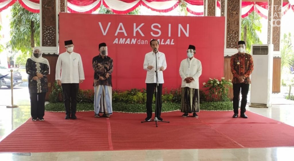 Kyai Sepuh di Jatim Jamin Vaksin AstraZeneca Aman dan Halal