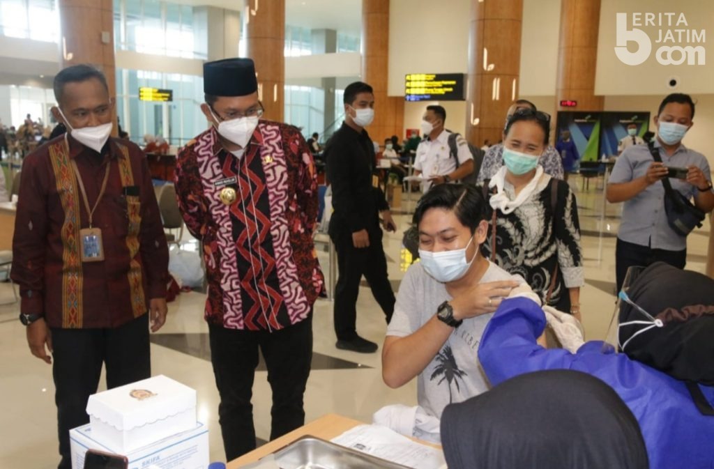 Vaksinasi AstraZeneca di Bandara Juanda Lancar, Bupati Sidoarjo Apresiasi Angkasa Pura I