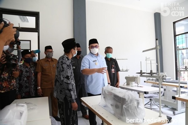 Mas Bup Dhito Apresiasi Terobosan Modernisasai Pesantren Hidayatul Muta’allimin