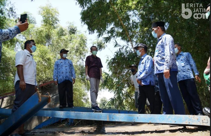 Bupati Magetan Tinjau Jembatan Ambrol Akibat Banjir
