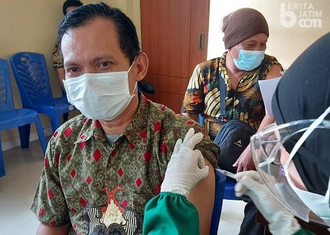 Ratusan Pegawai Diskominfo Jatim Jalani Vaksinasi Covid-19 Tahap Pertama