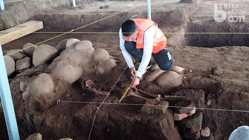 Kerangka Manusia Ditemukan Tim Arkeolog BPCB Jawa Timur di Situs Kumitir