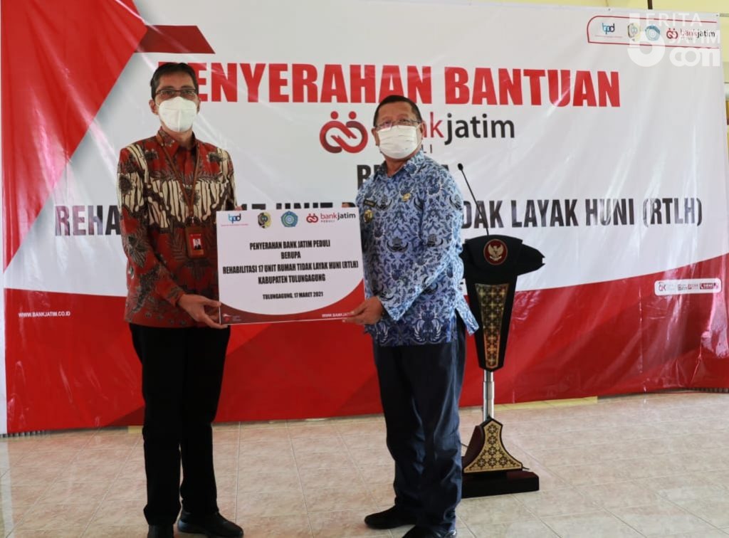 Bank Jatim Rehabilitasi Rumah Tidak Layak Huni Melalui CSR Bank Jatim Peduli