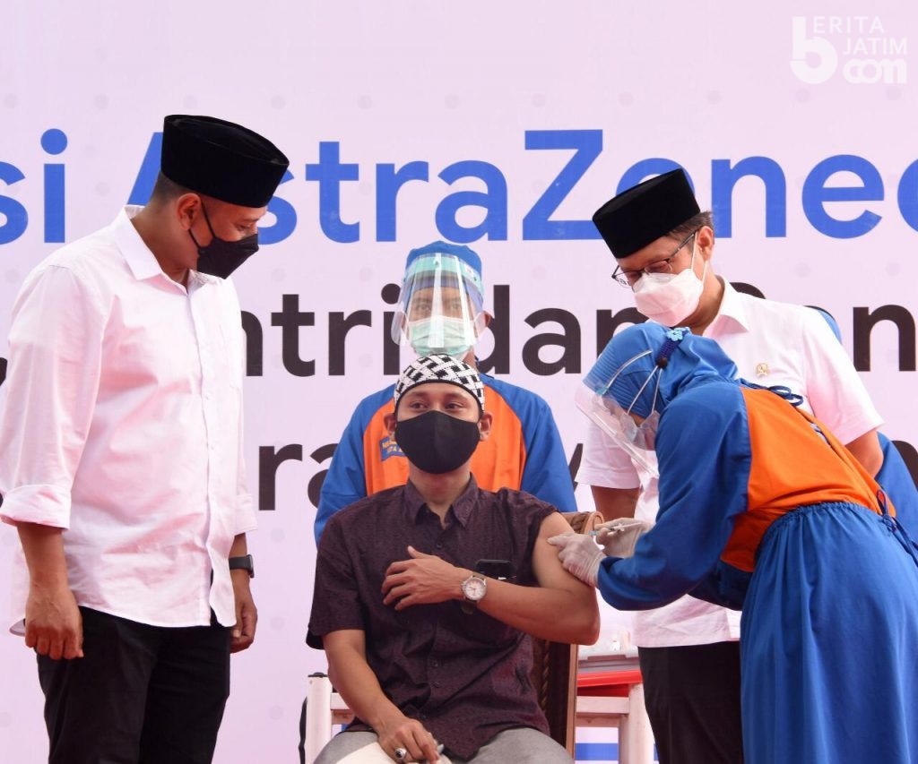 Wali kota Kediri Dampingi Menteri Kesehatan Tinjau Vaksinasi AstraZeneca di Pondok Pesantren Lirboyo