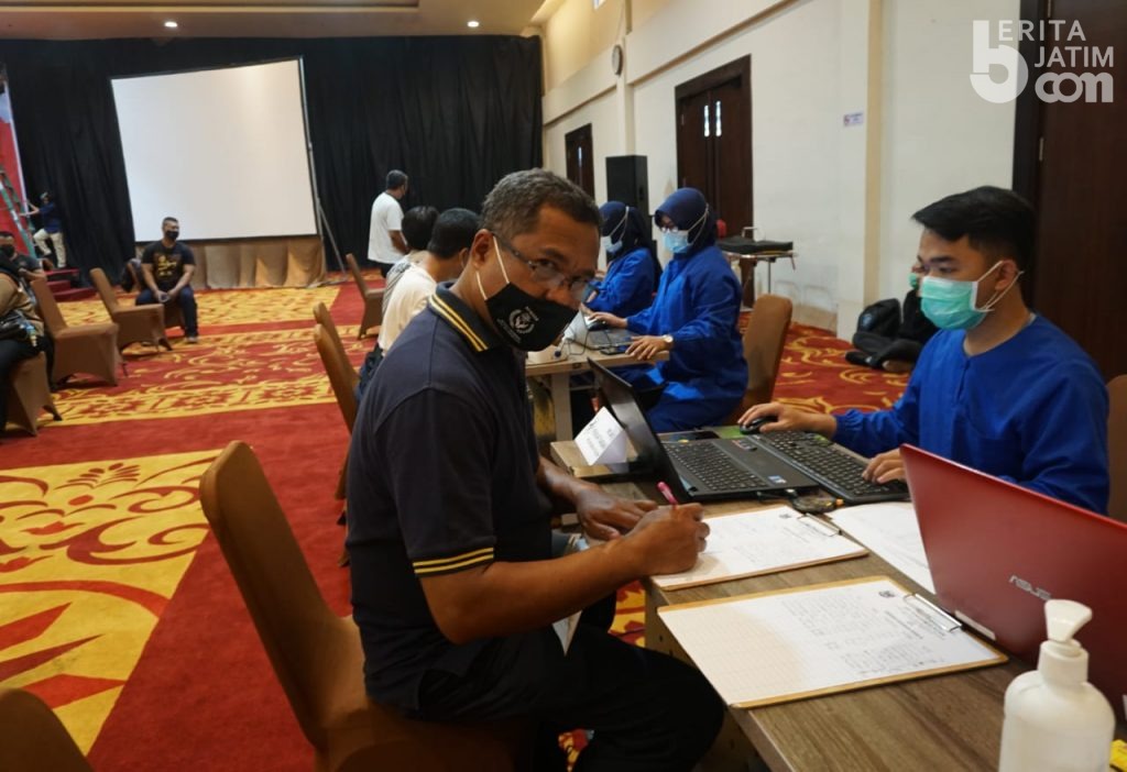 Puluhan Panpel Grup B Piala Menpora 2021 Disuntik Vaksin