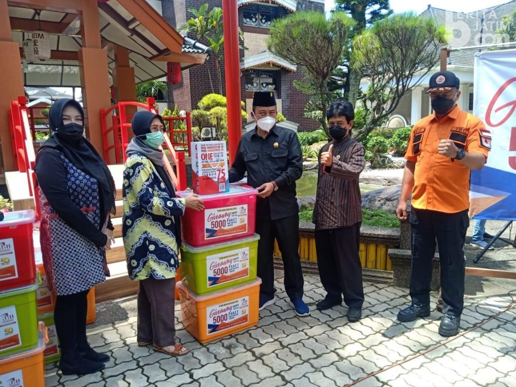 Tetap Siaga Covid-19, BPBD Kota Malang Salurkan 5 Ribu Masker