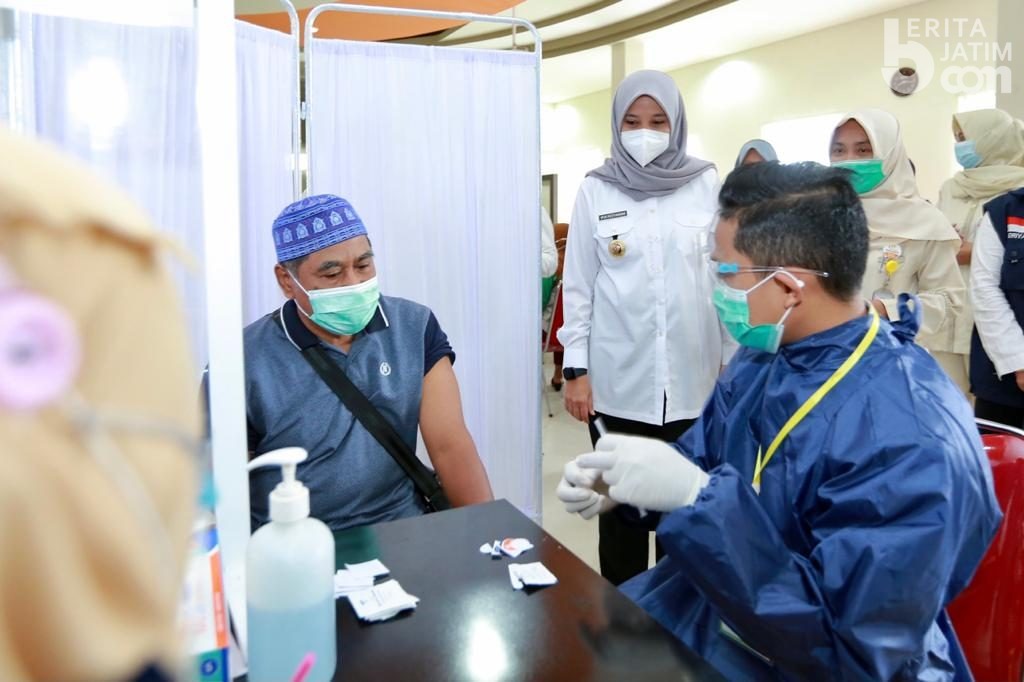 Ribuan Calon Jemaah Haji Banyuwangi Divaksin