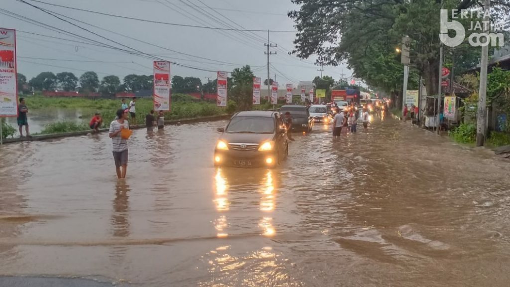Wilayah Pungging Mojokerto Terendam Luapan Sungai Sumber Pasinan