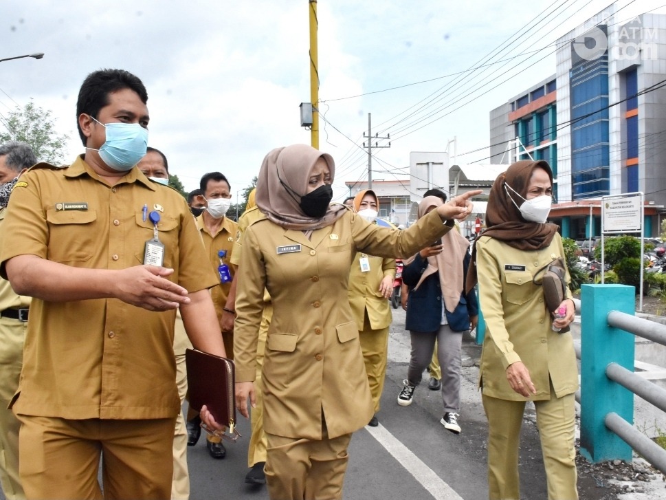 Kunjungi 2 RSUD, Bupati Mojokerto Minta Kualitas SDM dan Pegawai Diperhatikan