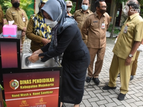 Bupati Mojokerto Cek Kesiapan Sekolah Gelar Pembelajaran Tatap Muka