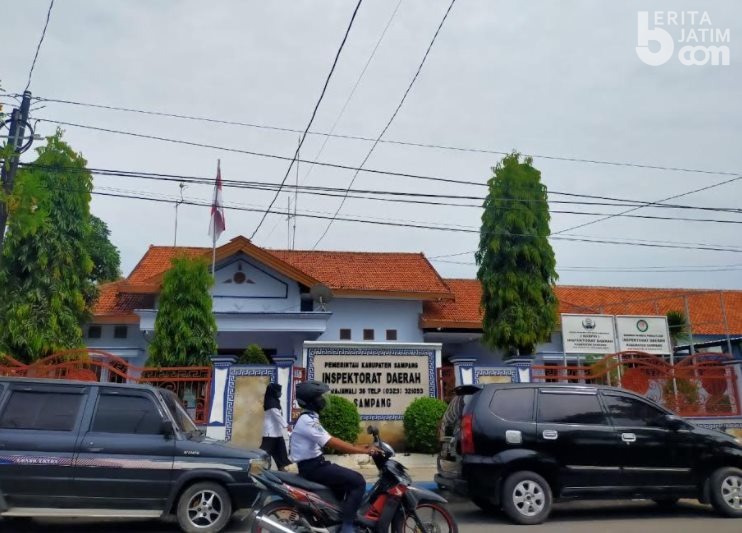 Dokumen 17 Kendaraan Dinas Kantor Inspektorat Sampang Diduga Belum Lengkap