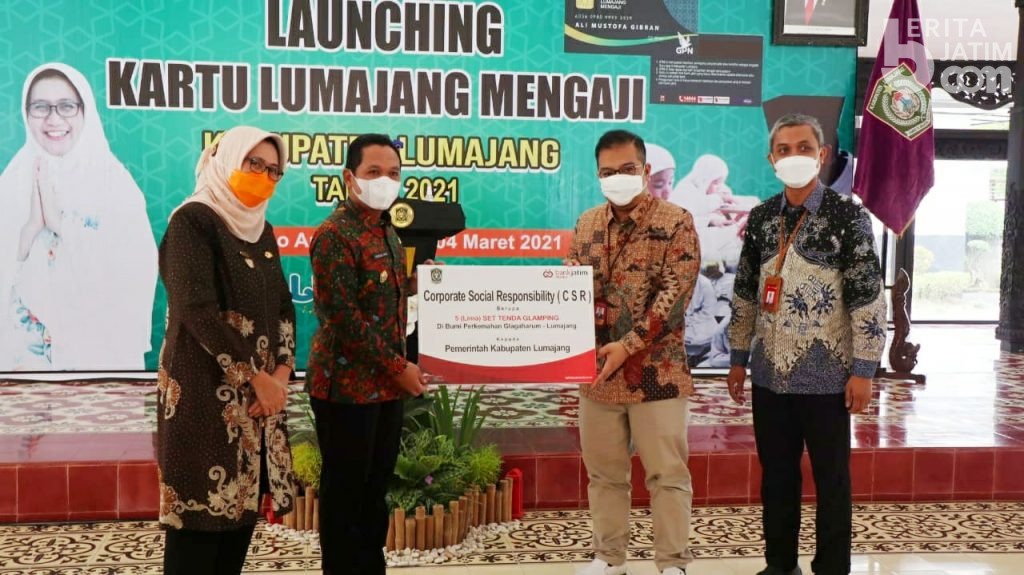 Dukung Pariwisata Lumajang, Bankjatim Berikan Bantuan Tenda Untuk Perkemahan
