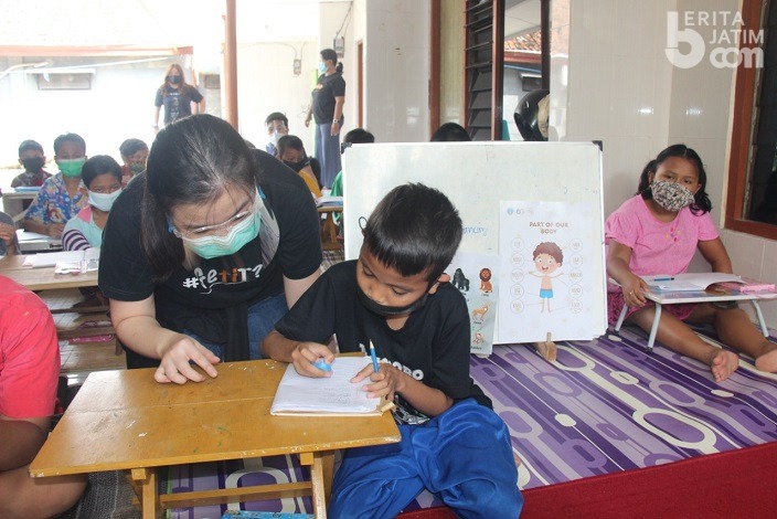 COP UK Petra Beri Workshop Digital Marketing ke UMKM Bendul Merisi