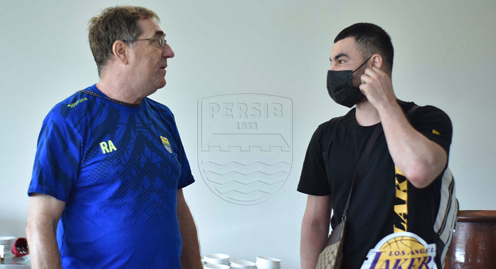 Lawan Persita, Persib Bandung Mainkan Farshad Noor?