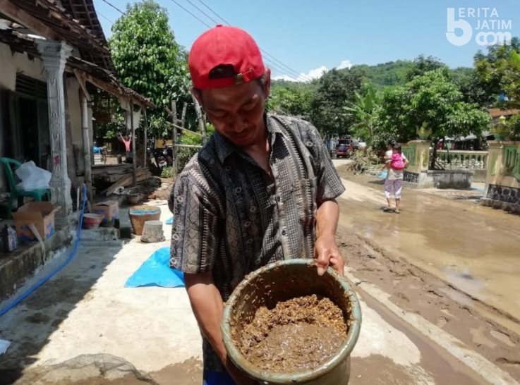 2,5 Ton Gabah Petani Magetan Hanyut dan Terendam Lumpur