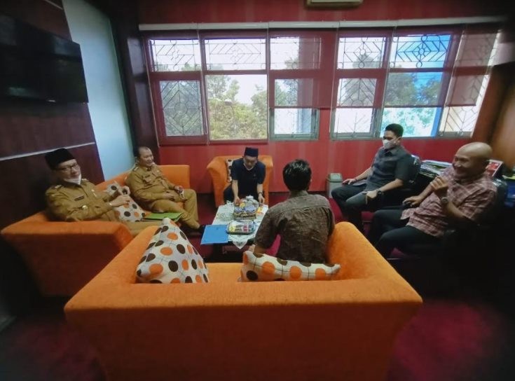 Bupati: DPRD Jember Tak Perlu Undang, Saya yang Datang