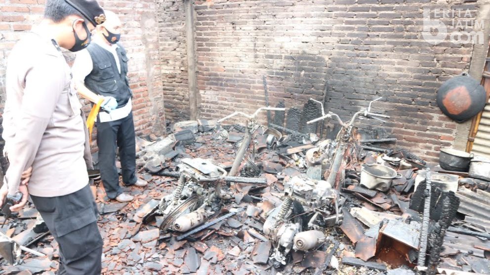 Rumah di Panekan Magetan Terbakar, 2 Motor Hangus