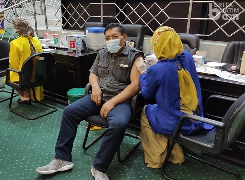 Kecuali 4 Orang, Seluruh Anggota DPRD Jombang Disuntik Vaksin