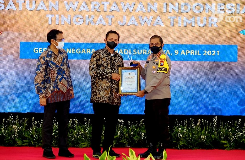 Kapolresta Sidoarjo Dinobatkan Sebagai Tokoh Kamtibmas dalam PWI Award 2021