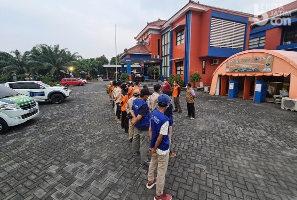 BPBD Jatim Lepas Keberangkatan Tim Relawan ke Waingapu dan Kupang NTT