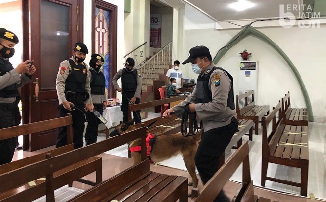 Pengamanan Paskah, Polres Lumajang Terjunkan Anjing Pelacak