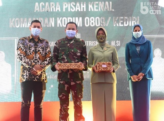 Hadir Dalam Pisah Sambut Dandim 0809, Wali Kota Kediri: Terima Kasih Kepada Letkol. Inf. Dwi Agung Sutirsno Telah Membantu Pemerintah Kota Kediri Dengan Tulus