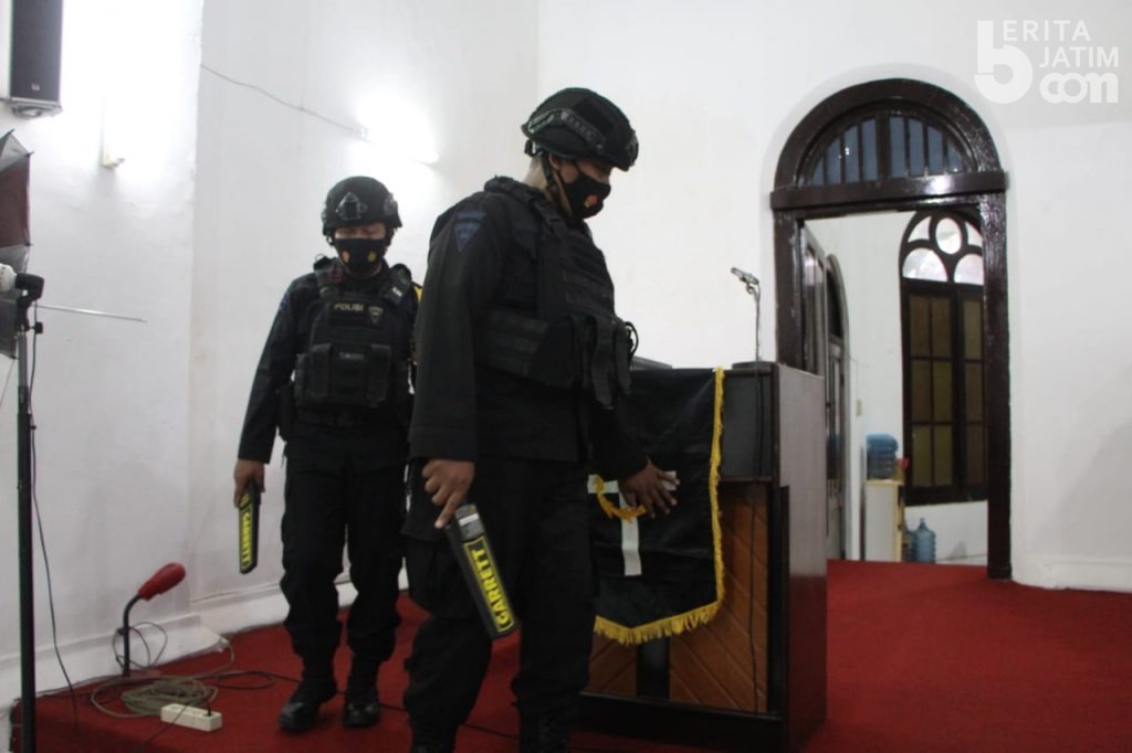 Antisipasi Teror, Polres Kediri Kota Sterilisasi Gereja