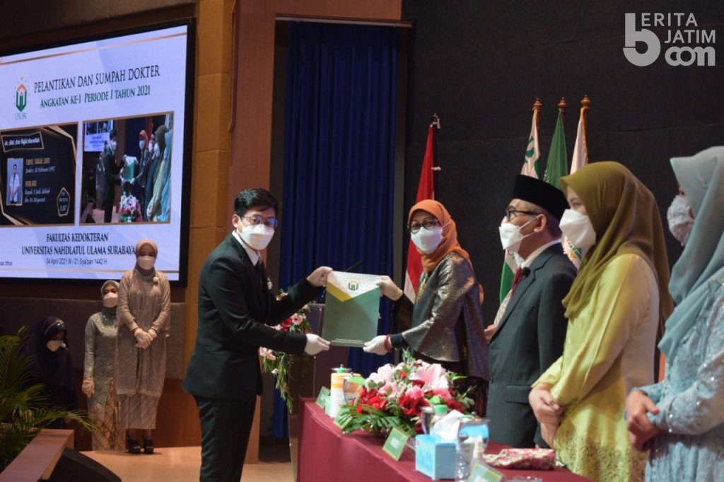 29 Mahasiswa PPD FK Unusa Resmi Dilantik dan Disumpah