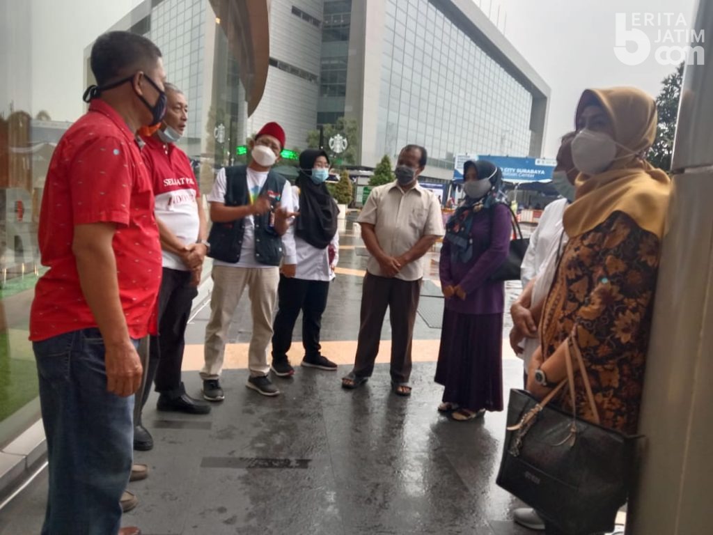 Keren, Ada Bus Antar Jemput untuk Vaksinasi Lansia