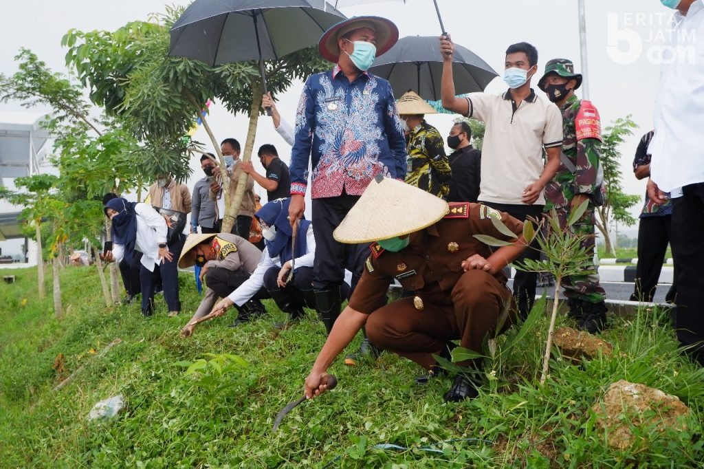 Pemeliharaan Aset Bandara Trunojoyo Sumenep Libatkan Warga Tiga Desa