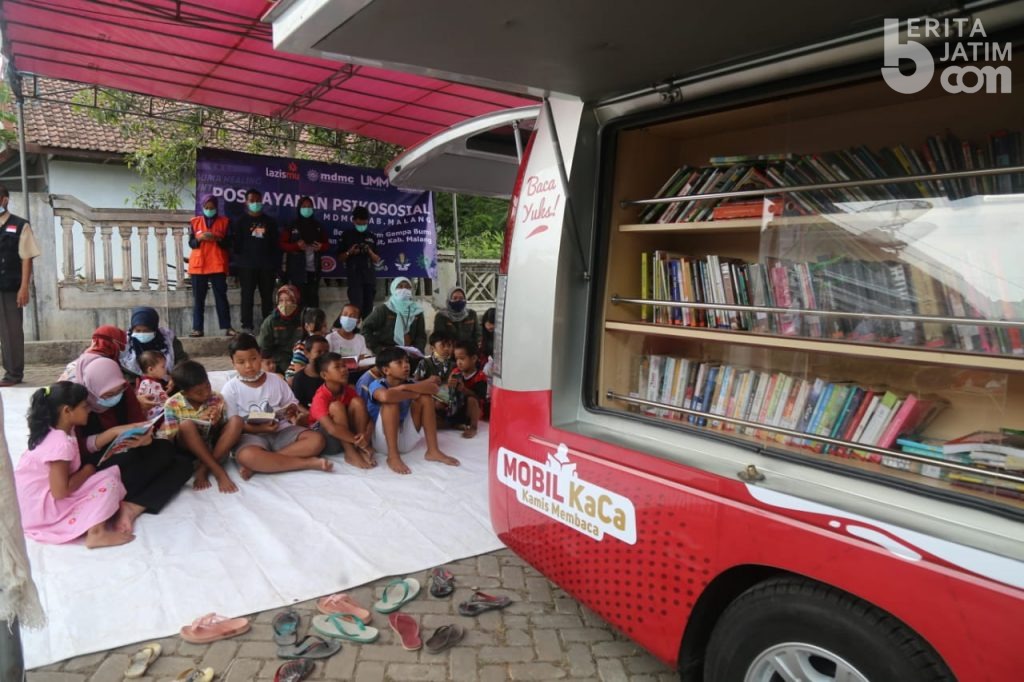 Mobil KaCa UMM Beri Hiburan Anak-anak Korban Gempa Malang Selatan