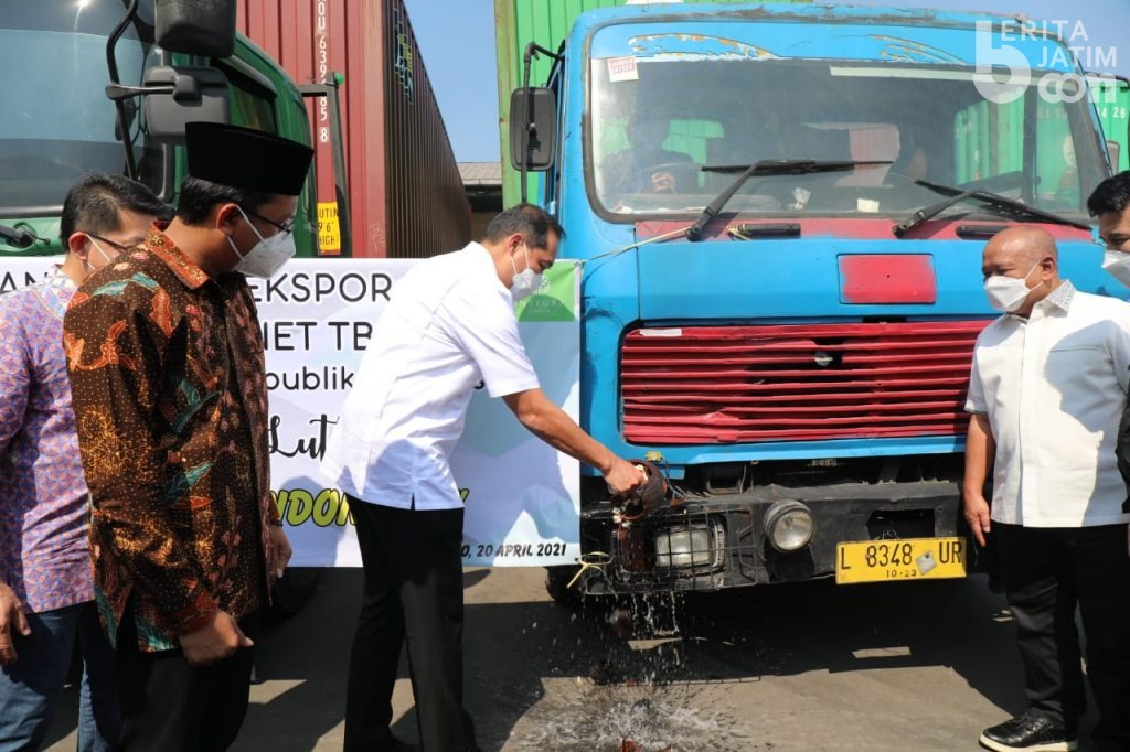 Bupati Sidoarjo Dampingi Menteri Perdagangan Muhammad Lutfi Lepas Ekspor Furniture ke Amerika Serikat