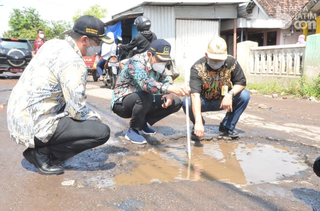 Sidak, Wabup Sidoarjo Subandi Janjikan Jalan Sudah Bagus saat Lebaran
