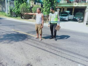 Sengol Bus Pariwisata Pengemudi Motor Jatuh dan Meninggal