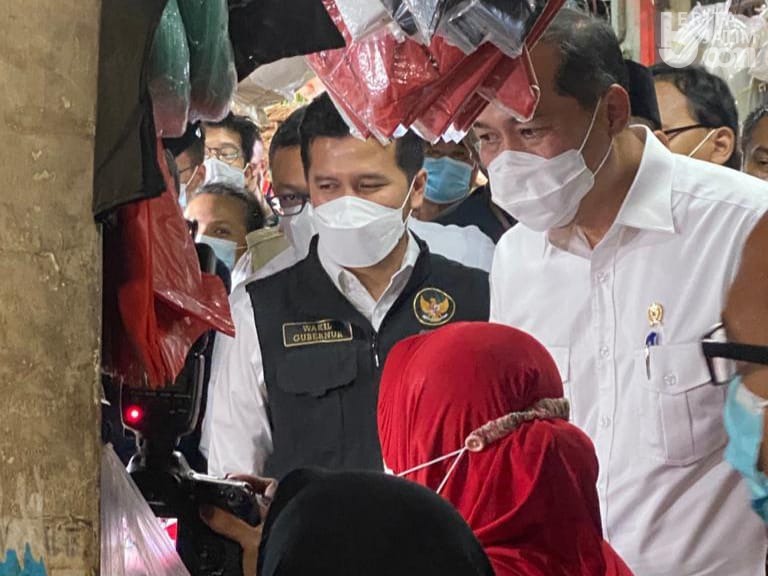 Satgas Pangan Polda Jatim, Bersama Menteri Perdagangan Pantau Harga Sembako di Pasar Wonokromo
