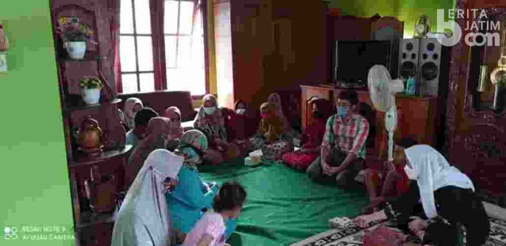 Bupati Bojonegoro Sambangi Awak KRI Nanggala 402 yang Gugur