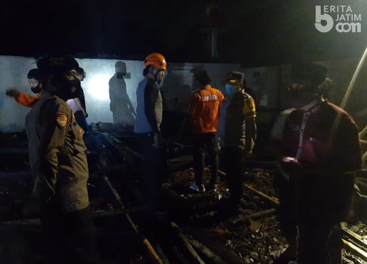 Dapur Rumah Warga di Padas Ngawi Terbakar