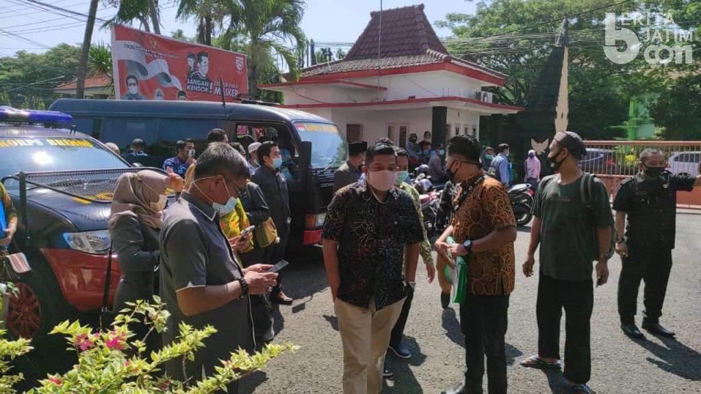 DPRD Kota Kediri Diteror Tas Misterius, Agenda Sidang Molor
