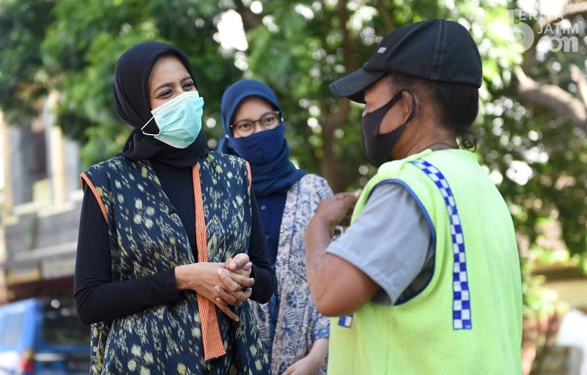 Bunda Fey Kunjungi Tiga Kartini Masa Kini yang Berprofesi Unik