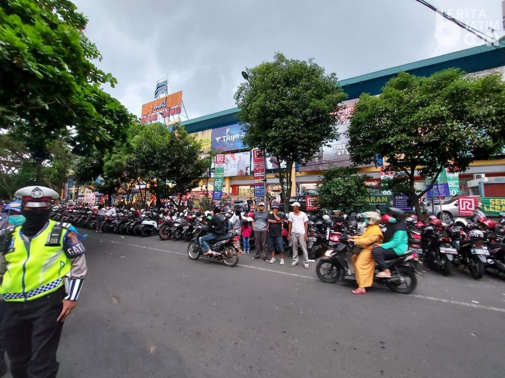 Parkir dan PKL Problem Kemacetan saat Ramadhan di Alun-alun Kota Malang