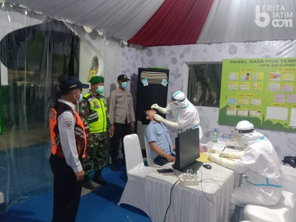 Polisi Gresik Lakukan Penyekatan, 10 Orang Positif Covid-19 Usai Dirapid Tes Antigen