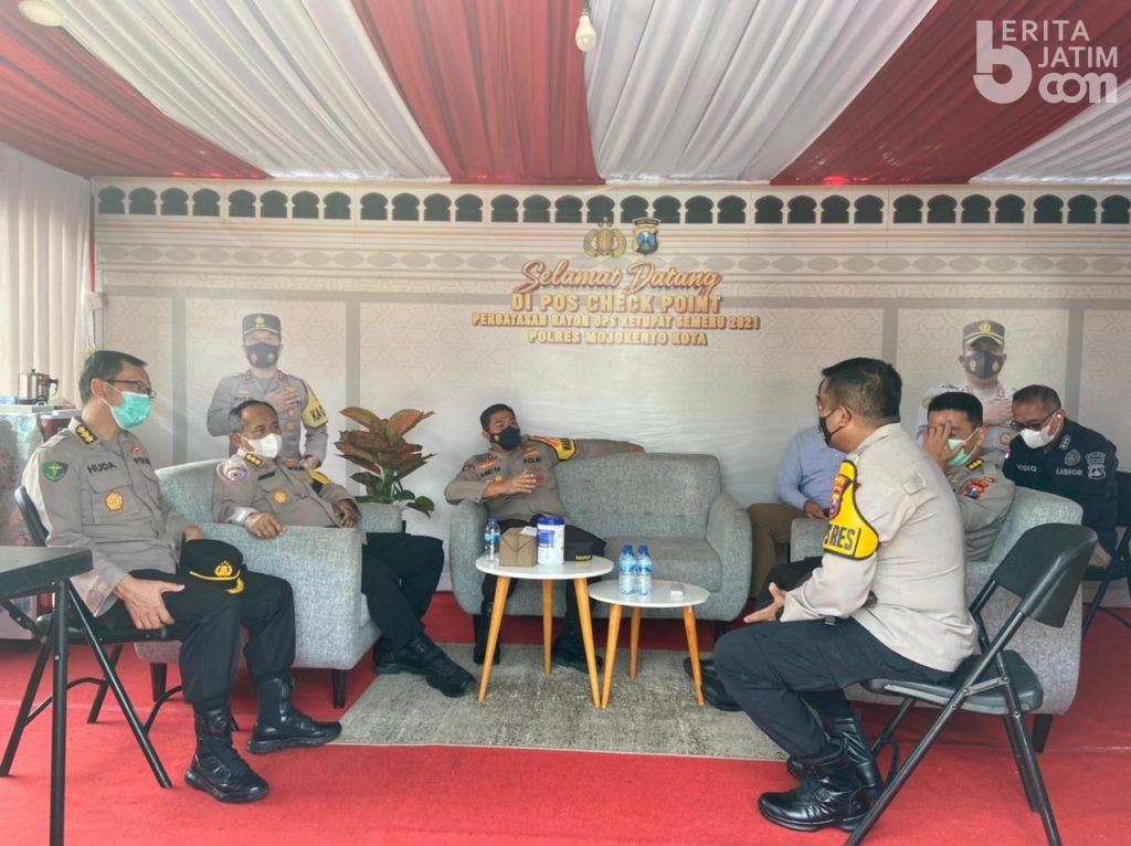 Wakapolda Jatim Cek Penyekatan di Mojokerto