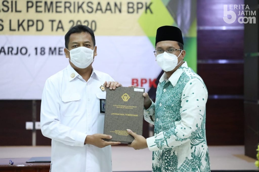 Bupati Sidoarjo Gus Muhdlor Terima LHP BPK Predikat WTP