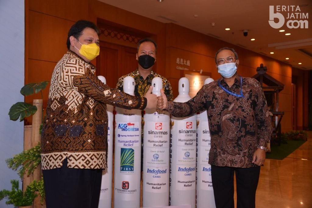 Menko Airlangga Lepas Bantuan Oksigen Tahap 2 Untuk India