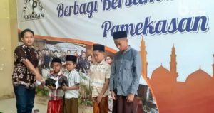 Jelang Lebaran, AJP Santuni 200 Anak Yatim di Pamekasan